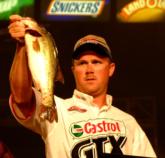 Pro David Dudley of Lynchburg, Va., heads into final competition on Kentucky Lake in second place after catching five bass worth 16 pounds on Friday.