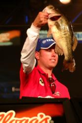 Co-angler Jason Knapp of Uniontown, Pa., weighs in his winning stringer.
