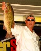 Pro Dick Shaffer, the 2003 EverStart Series Championship winner, grabbed third place and tied for the big-bass award on day one of the EverStart Northern event on the Detroit River. He finished second there in 2004.