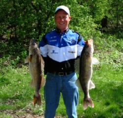 Lake View, Iowa, native Jeff Ryan found a school of hefty Mississippi River walleyes Wednesday.