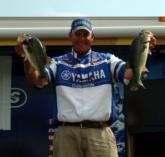 William Davis continues to enjoy fishing the Mississippi River. After finishing 8th at the Onalaska event, he sits in second among the pros after day one in the Fort Madison event.