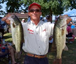 Second-place pro Charlie Hartley of Grove City, Ohio, landed a limit weighing 16 pounds, 14 ounces.