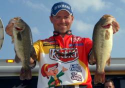 Pro Dave Lefebre of Union City, Pa., caught a final-round total of 10 bass weighing 33 pounds, 6 ounces to win the Stren Series Northeast Division tournament on the Potomac River.