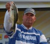 Shane Gibson jumped from 10th to second with a day-four limit that brought his combined total weight to 58 pounds, 7 ounces.