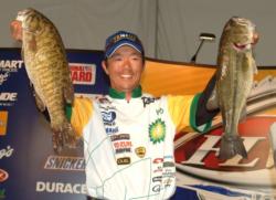Shinichi Fukae rallied for sixth place via an 18-pound day-two catch.