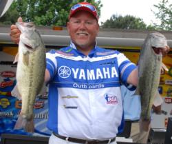 Pro Matt Herren of Trussville, Ala., also moved up to his best spot of the tournament, fourth, thanks to his best stringer of the week - 17 pounds, 6 ounces.