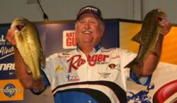 Jack Wade of Knoxville, Tenn., leads all pros out of the opening round at the Potomac River with a two-day weight of 37-13.