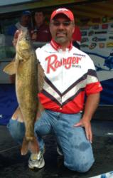 Troy Morris moved up to second place in the Pro Division after catching 17-12 on day three.