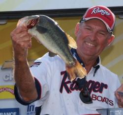 Nick Gainey of Charleston, S.C., finished fourth for the pros with a four-day total of 54 pounds, 15 ounces. He caught a limit weighing 11-4 Saturday.