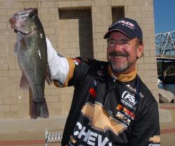 Chevy pro Larry Nixon of Bee Branch, Ark., makes yet another FLW Series top-10 with a three-day total of 39-8.
