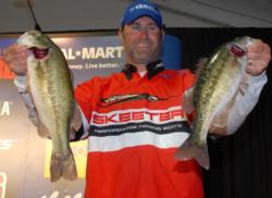 Pro Brandon Coulter of Knoxville, Tenn., is in fifth place after day two with a two-day total of 25-5.