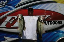 Despite carp intrusion, Jeremy Zipton sacked another big limit and moved within striking distance of the lead.
