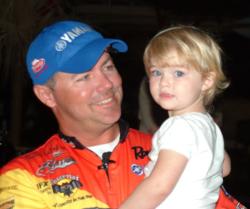Second-place pro Dave Lefebre enjoys a moment with his daughter before the final takeoff. 