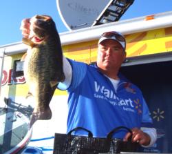 Co-angler Mark White of Tucson, Ariz., was runner-up at Clear Lake with 15 bass, 50-2, $3,391.