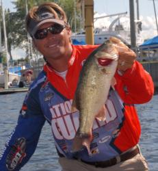 National Guard pro Scott Martin sacked up all largemouths for 19-2 for fifth place on day one.