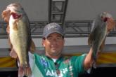 Vic Vatalaro is on a roll: He weighed in 13-15 on day one of the FLW Series event to start the event in second place.
