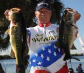 Tom Mann, Jr., keeps burning up the FLW Series with a 20-1 catch on day one.