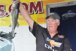 Jamie Bladow of Houston, Ala., finished second with a three-day total of 34-8.