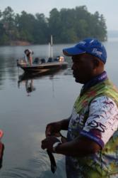 Ishama Monroe gets ready for the final day of FLW Tour competition on Lake Ouachita.