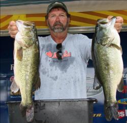 Sticking with his jigging tactics led Bill Chapman to a second place finish.