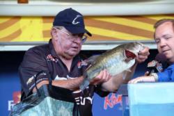 Pro Donald Davis of Discovery Bay, Calif., weighs in his first-place catch en route to a FLW Series tournament title at the California Delta.