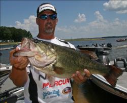 A mix of crankbaits, jigs and Texas-rigged worms delivered the second place bag for Bart Blakelock.