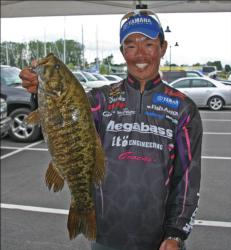 Shinichi Fukae repeated his day one weight of 18-12 and moved up nine spots to third.