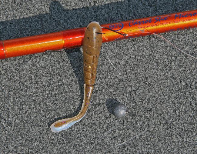 For aggressive fish, head hook your bait to avoid deep hooking. Drop-shot weights vary in size and shape. Round weights, along with cylinders and bell shapes provide conditional diversity.