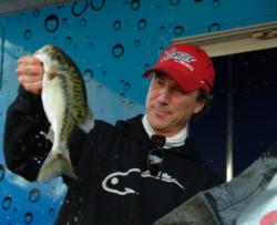 On the strength of a three-day catch of 25 pounds, 8 ounces, pro Charley Almassey of Oakley, Calif., managed a fifth-place finish at the EverStart Lake Shasta event.