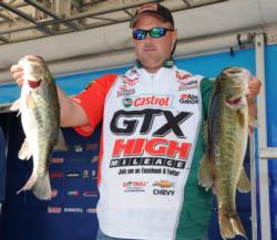 Castrol pro David Dudley holds down third place with 20 pounds.