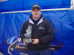 Non-boater Michael Swift of Alma, Ill., parlayed a catch of 15 pounds, 15 ounces into a first-place finish at the Walmart BFL LBL Division event on Kentucky/Barkley lakes. Swift won a first-place prize of $2,100.