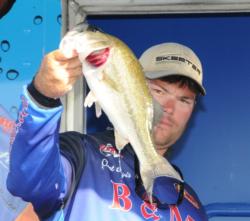 Clent Davis of Montevallo, Ala., rallied to the third place spot with a closing effort of 13 pounds, 1 ounce for a three-day total of 37 pounds, 8 ounces.