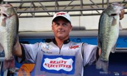 On the strength of an 18-pound, 14-ounce catch during the third day of competition, Robbie Dodson of Harrison, Ark., leapfrogged from fifth place to second overall heading into the finals.