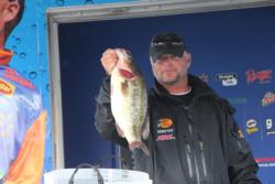 Mike Desforges caught a 5-pound, 11-ounce largemouth that earned Snickers Big Bass honors.