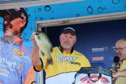 After a frustrating day in the St. Lawrence River, Gregg Seal settled into fourth place.