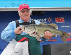 This 7-pound, 14-ounce largemouth led Jerry Propst to the co-angler lead and earned him Snickers Big Bass honors.