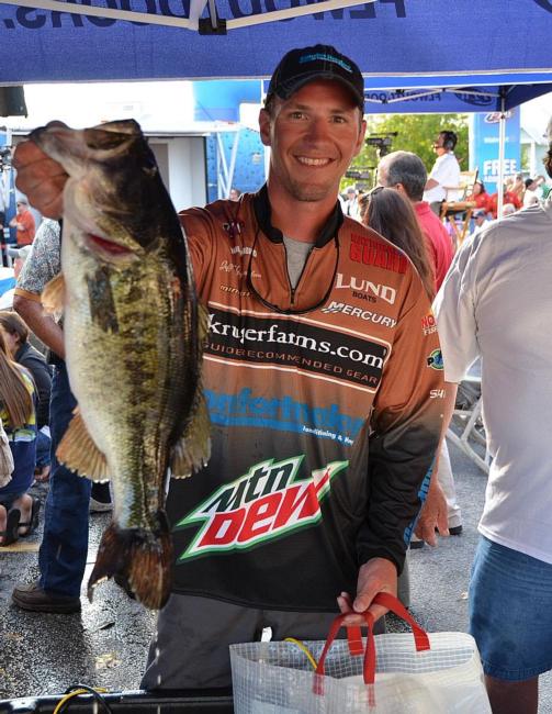 Ontario pro Jeff Gustafson holds up a 6-pound, 6-ounce Lake Okeechobee largemouth.