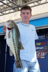 Kyle Welcher brings in an impressive 19-12 to sit in 4th on day 1 of only his second professional event.