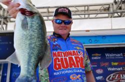 National Guard pro Mark Rose of West Memphis, Ark., tied for second place after the first day of FLW Tour competition on the Potomac River.