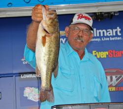 Top co-angler Benny Aylor caught all of his fish over deep structure.