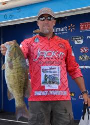 Michigan pro Brian Metry tied for fifth after day one with five bass weighing 21 pounds, 8 ounces.