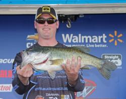  Darren Scott leads the co-angler field with 18-11.