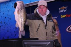 Marty Giddens of Alpine, Ala., is in third place after day one with 28-1.