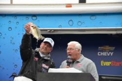 Despite catching one fish that weighed 2-11 on the final day, Tim Beale still won by over 7 pounds with a three-day total of 33-6. 