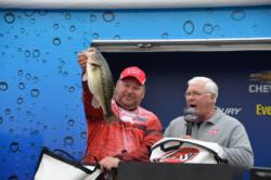 Dave Hasty of Toledo, Ohio caught the largest weight on the co-angler division on the final day with three bass for 10-4. His total weight for the week was 23-10 earning him a check for over $3,500. 
