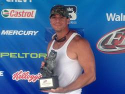 Co-angler Joe Edwards Jr. of Orlando, Fla., took the top spot at the April 20 Gator Division event on Lake Toho. For his limit of bass that weighed 28 pounds, 4 ounces he earned a check for over $2,400. 