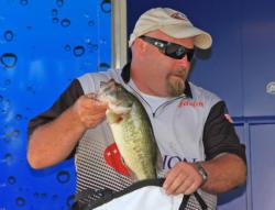 Third-place pro  Jason Tibbetts fished a shaky head over deep structure.