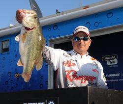 Todd Auten of Lake Wylie, S.C., is in second place with 26-4.