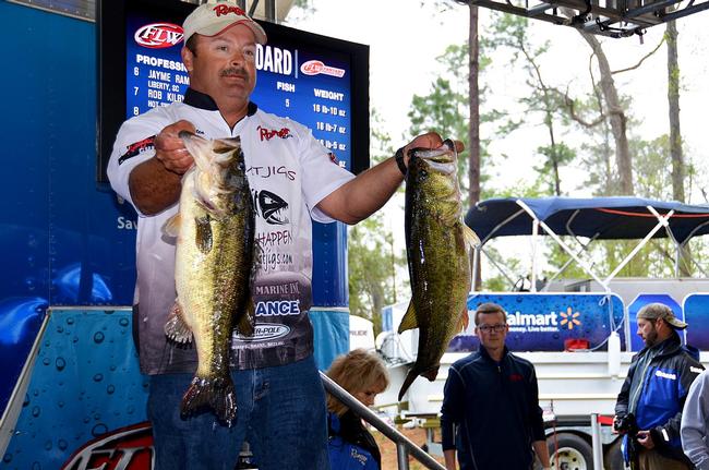 Rick Cotten jumped out to an early lead at Sam Rayburn with 25 pounds, 15 ounces. 