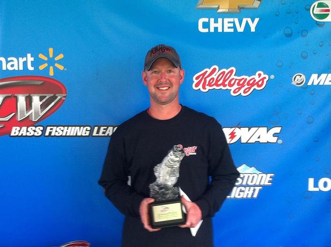 Co-angler Andy Seaton of Germantown Hills, Ill., won the May 17 Great Lakes Division event on the Mississippi River in La Crosse with a limit weighing 13 pounds, 14 ounces. He earned a check worth over $2,400 for his efforts.